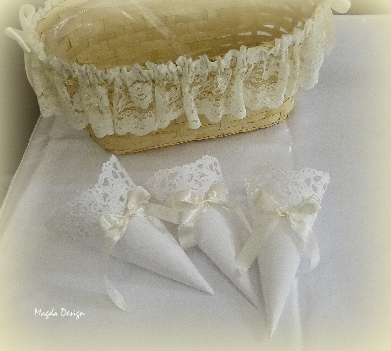 Svatební kornouty krajkové ivory