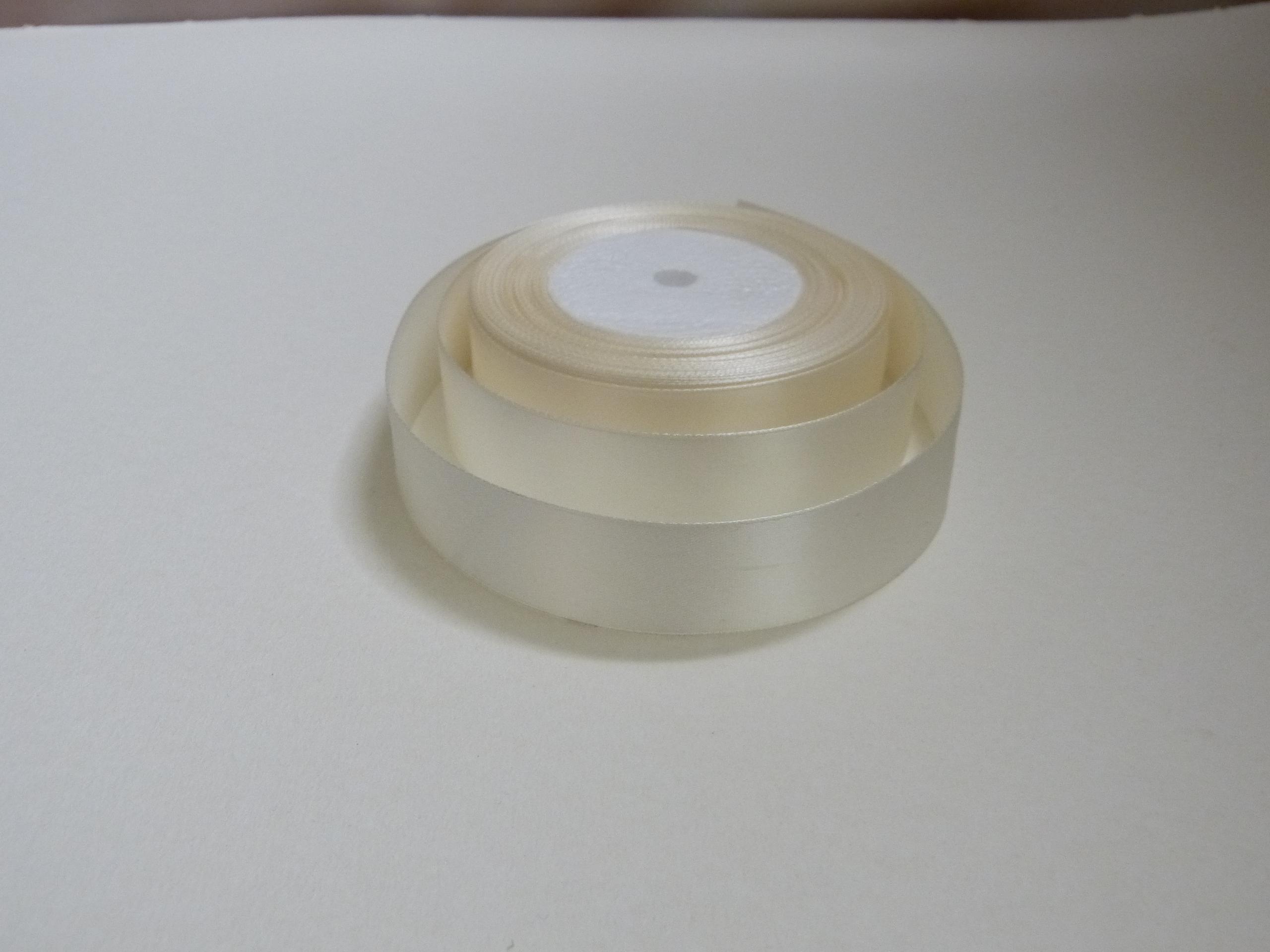 Saténová stuha ivory