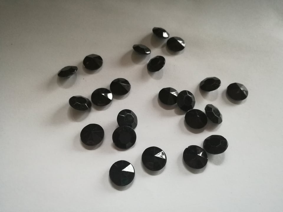 Diamantíky malé černé