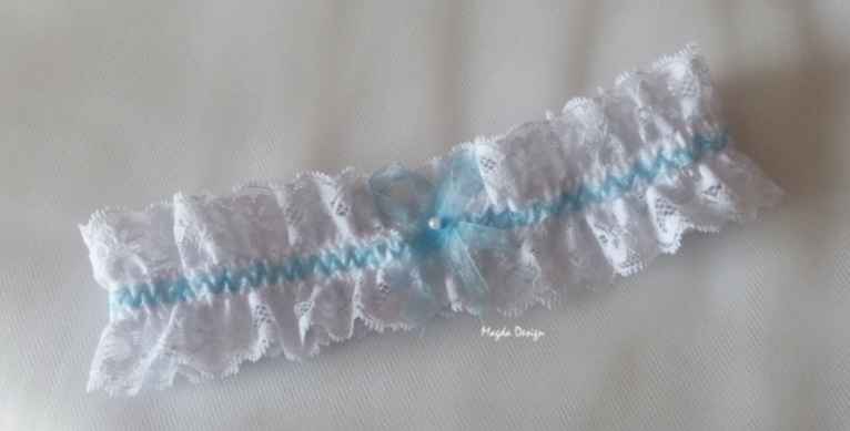 Bílý krajkový podvazek