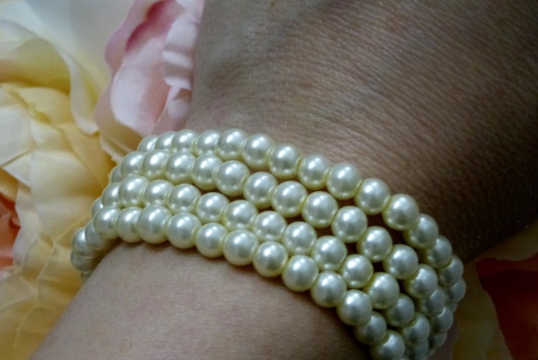 Náramek perličkový