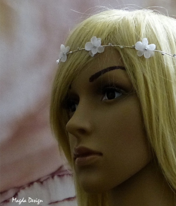 Věneček/tiara Charlotte Bílá