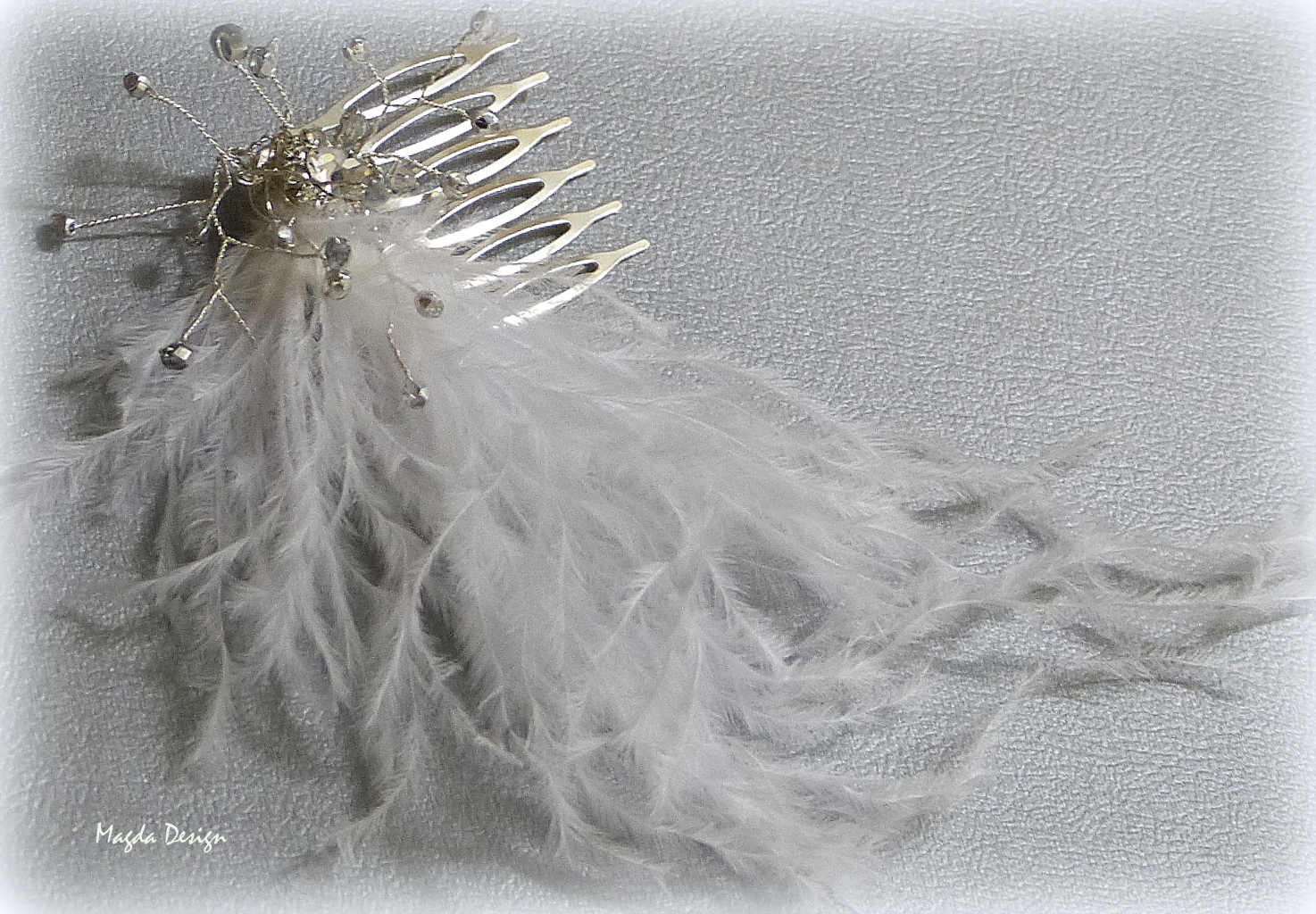 Svatební hřeben z peří Nancy