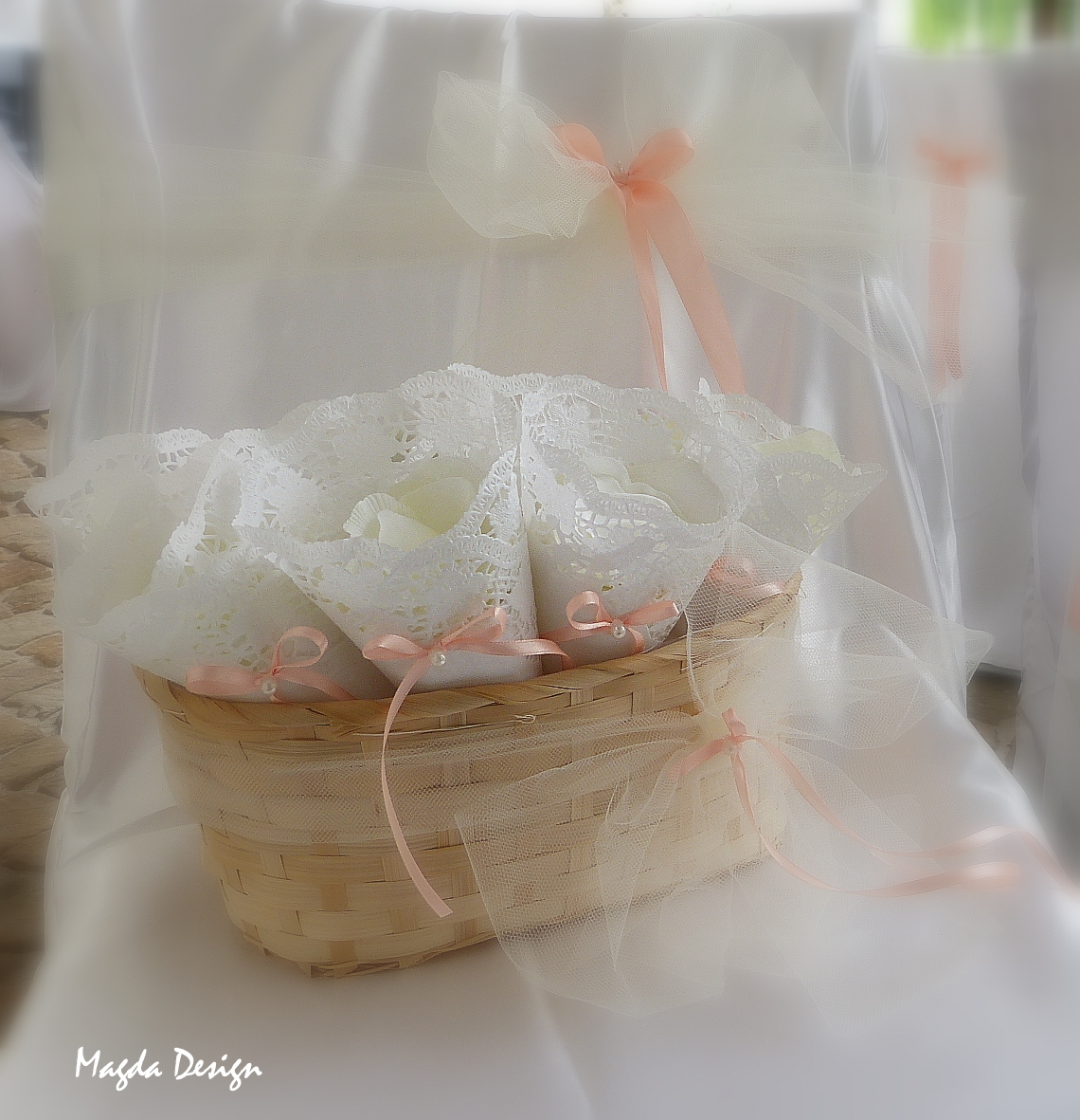 Svatební kornouty krajkové ivory + lososová